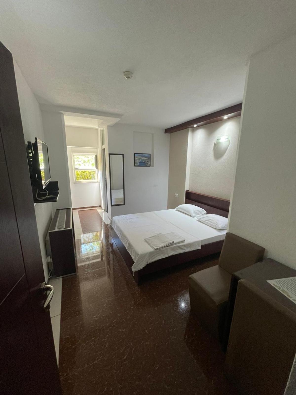 Hotel Millenium2 Prizren Bagian luar foto