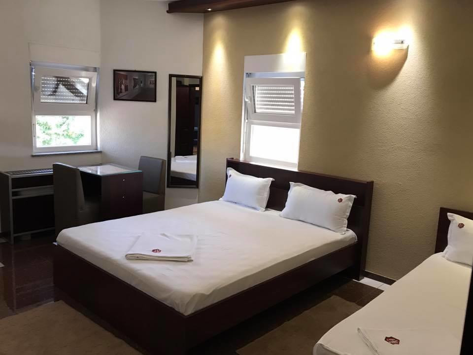 Hotel Millenium2 Prizren Bagian luar foto