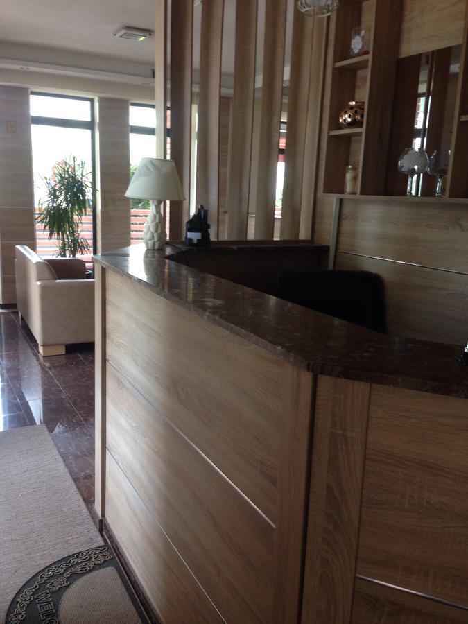 Hotel Millenium2 Prizren Bagian luar foto