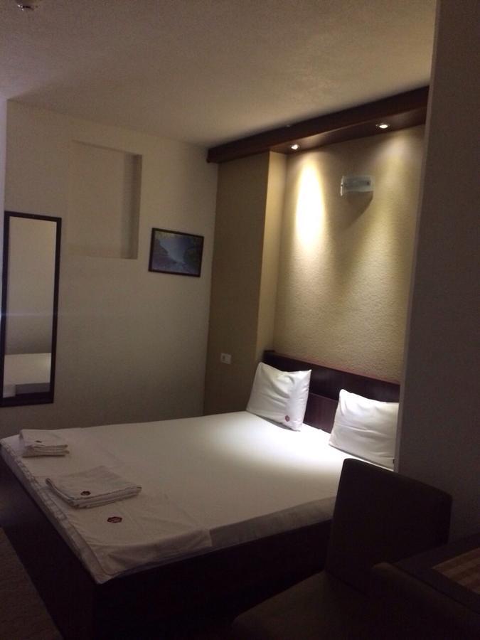 Hotel Millenium2 Prizren Bagian luar foto