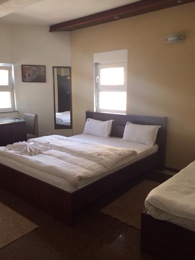 Hotel Millenium2 Prizren Bagian luar foto
